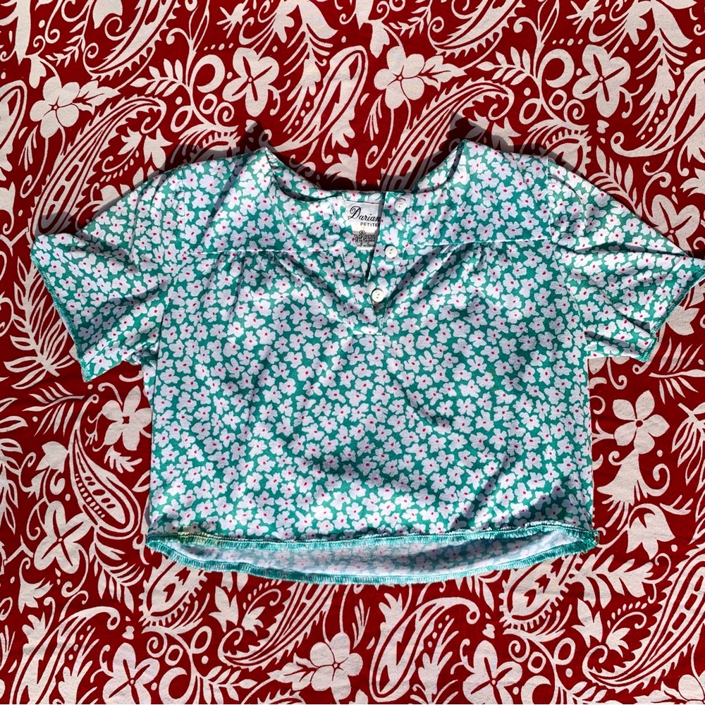 Darian Petites Vintage Green/White Floral Top Button Up Front Horizontal Yoke 🌼 - Picture 7 of 14